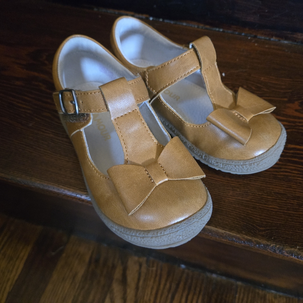 L'Amour Tan Bow Mary Jane Girls Dress Shoes